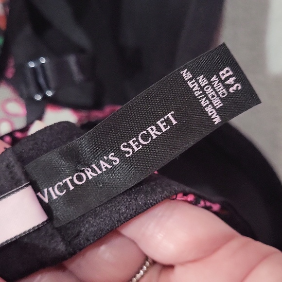 Victoria's Secret Sexy Little Things Bra - Picture 10 of 16